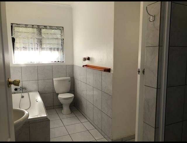 5 BEDROOM HOUSE RENTED IN WINKLESPRUIT